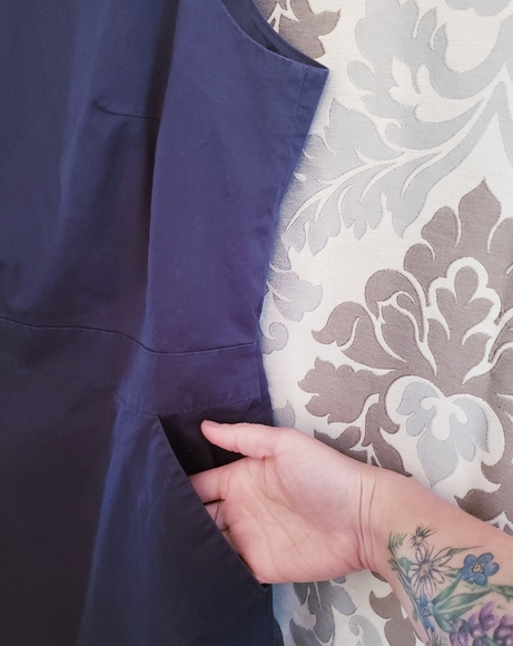 3/$30 Banana Republic Sheath Dress - Picture 5 of 5